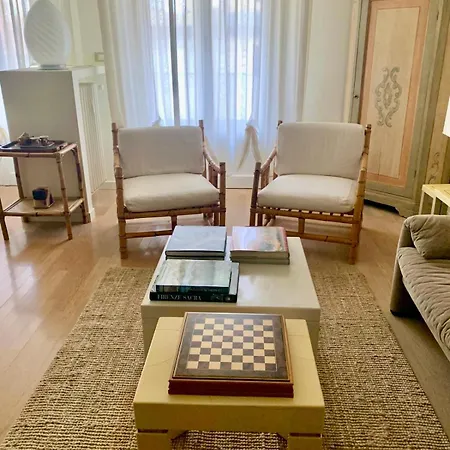 Apartment Penthouse Arno River Florenz