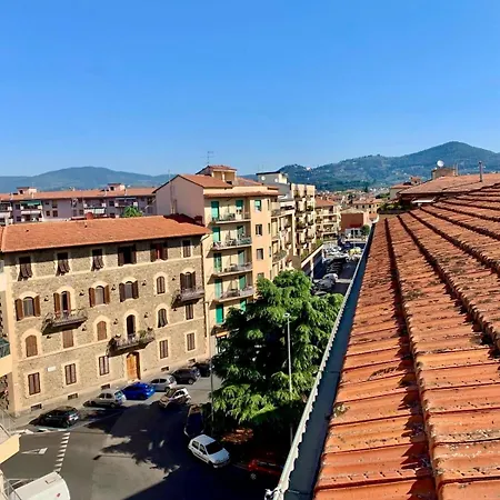 Apartment Penthouse Arno River Florenz